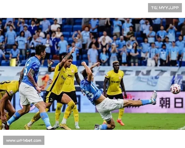 裁判未判埃弗顿基恩禁区手球引争议引发球迷强烈不满 裁判未判埃弗顿基恩禁区手球引争议引发球迷强烈不满