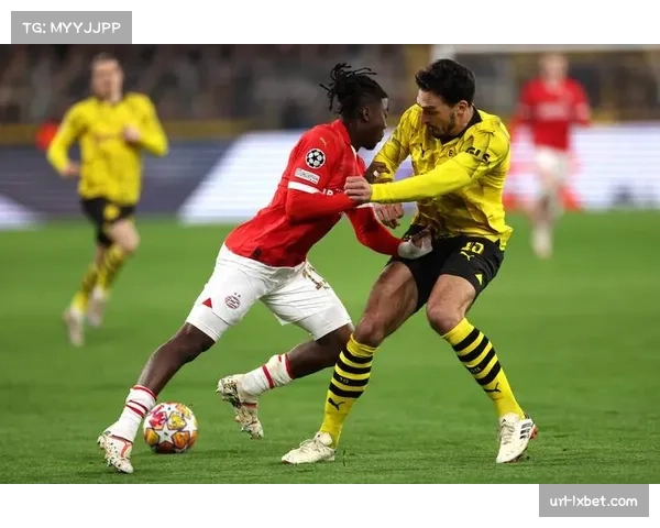 半场战报：多特蒙德1-0领先埃因霍温，阿德耶米长途奔袭破门